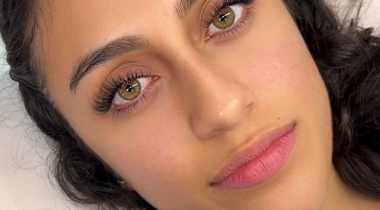 Cliente con pestañas largas y voluminosas en Las pestañas de Ru, Morelia, Morelia, MX.