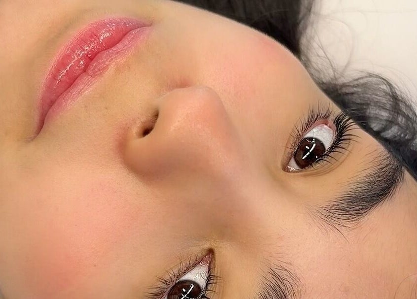 Primer plano de unas pestañas en Las pestañas de Ru, Morelia, Morelia, MX, resaltando belleza natural.