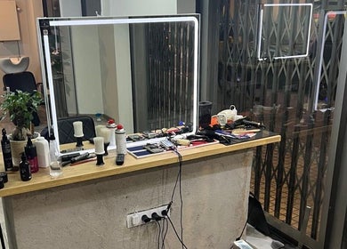 Estación de belleza en Your father's house, Barcelona, Catalunya, ES.