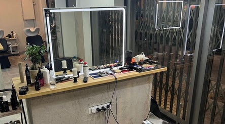 Estación de belleza en Your father's house, Barcelona, Catalunya, ES.