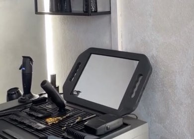 Strumenti da barbiere presso Hair Barber Family, Poirino, Piemonte, IT, pronti per l'uso.