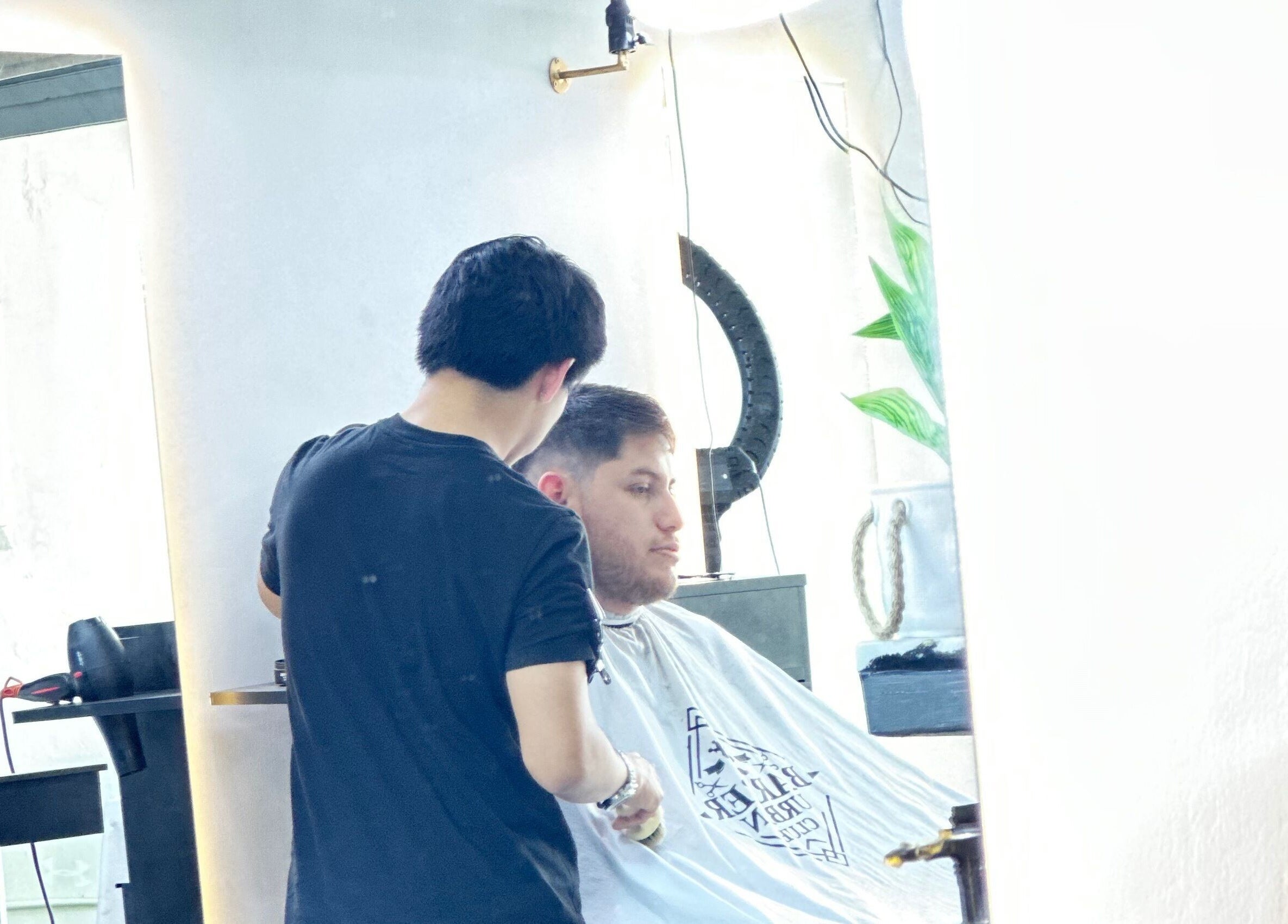 Corte de cabello en BARBER URBAN CLUB, Santa Cruz De La Sierra, Departamento De Santa Cruz, BO.