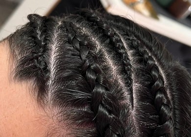 Trenzas estilizadas en Bloom Studio, Rosario, Santa Fe, AR.