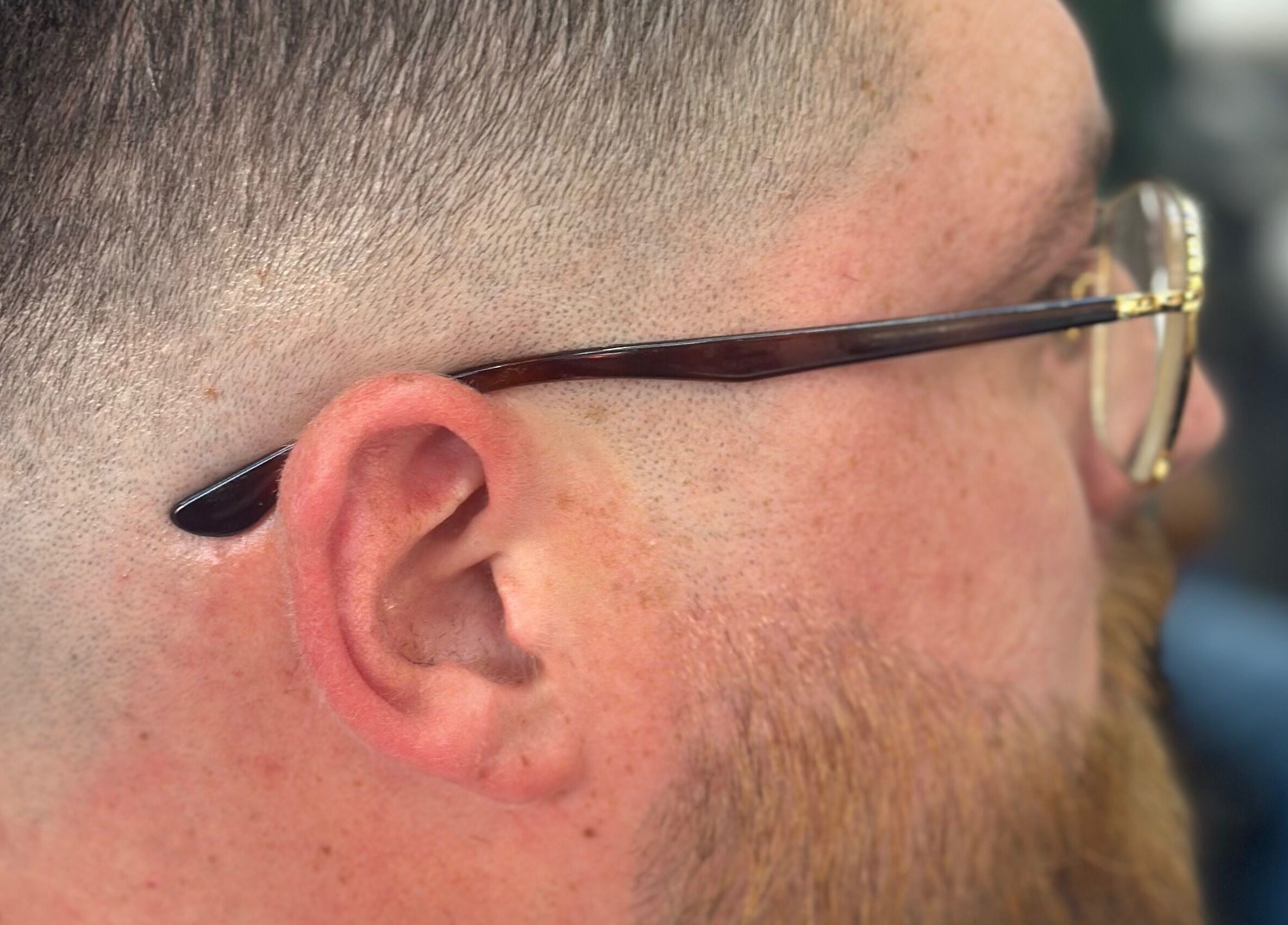 Close-up of a sharp fade haircut at Istanbul Barber Rosehill, Sutton, England, GB.