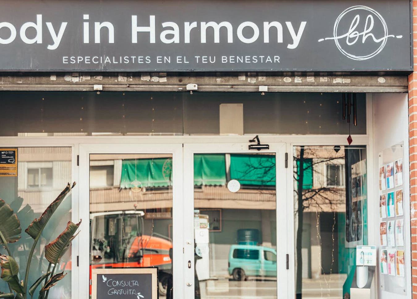 Fachada de Body In Harmony en Rubí, Catalunya, ES, mostrando su entrada acogedora.
