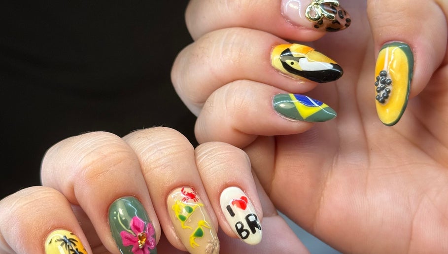Designs de unhas vibrantes do Dream Nails em Ponte De Lima, Viana Do Castelo, PT.
