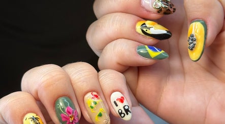 Designs de unhas vibrantes do Dream Nails em Ponte De Lima, Viana Do Castelo, PT.
