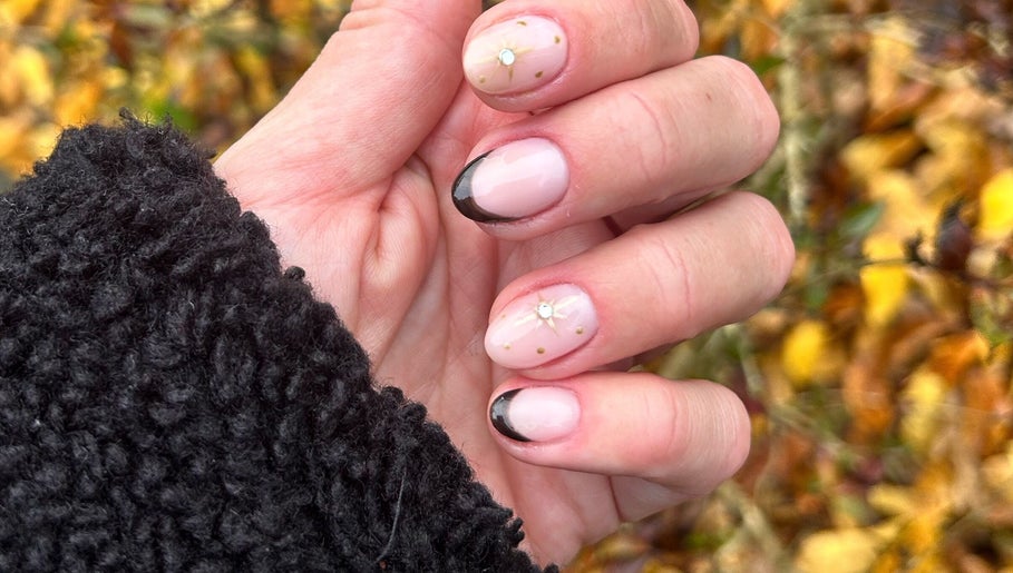 Chic nail art with gems at Rose Dipped Nails, Southampton, England, GB.