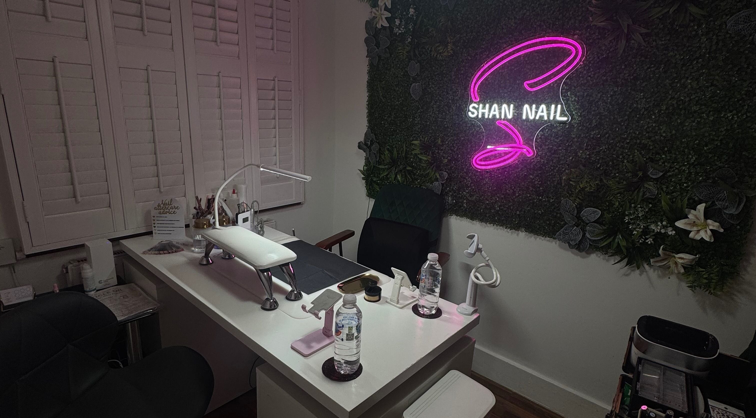 Shan-Nail - Croydon/Mobile Nail Tech studio with neon sign, elegant desk in Croydon, England, GB.