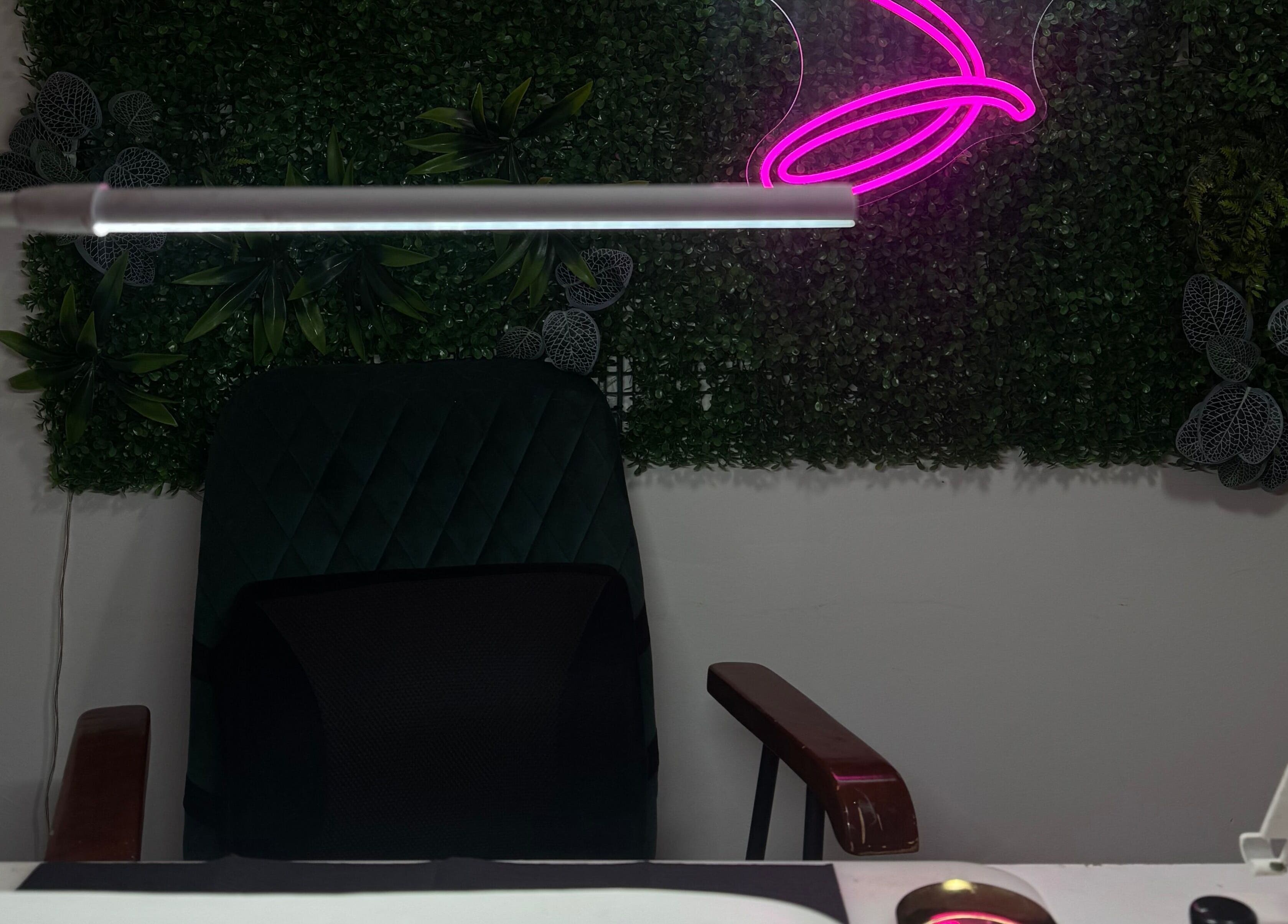 Modern nail tech station at Shan-Nail - Croydon/Mobile Nail Tech, Croydon, England, GB, featuring chic decor.