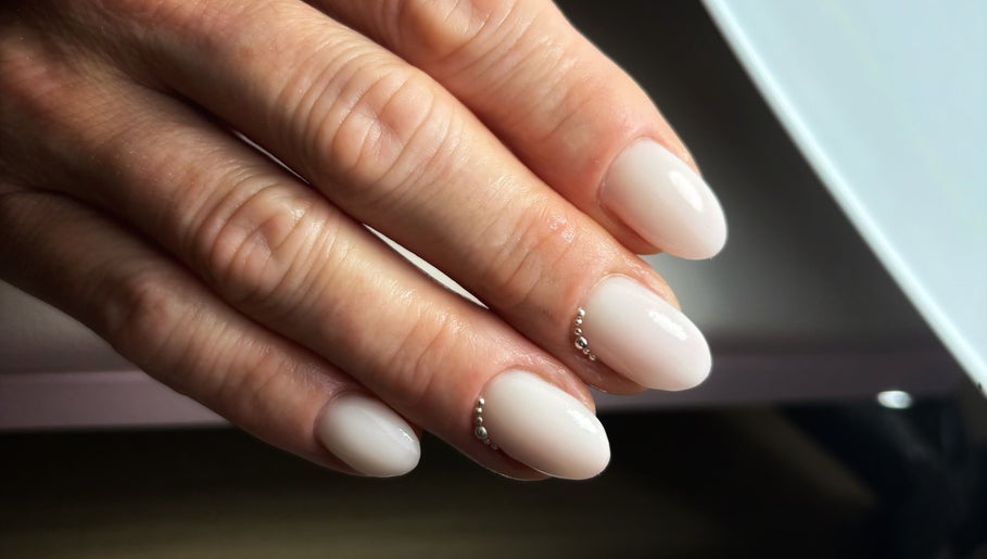 Stylizacja paznokci w Salon kosmetyczny Babski Pazur, Mińsk Mazowiecki, Województwo Mazowieckie, PL.