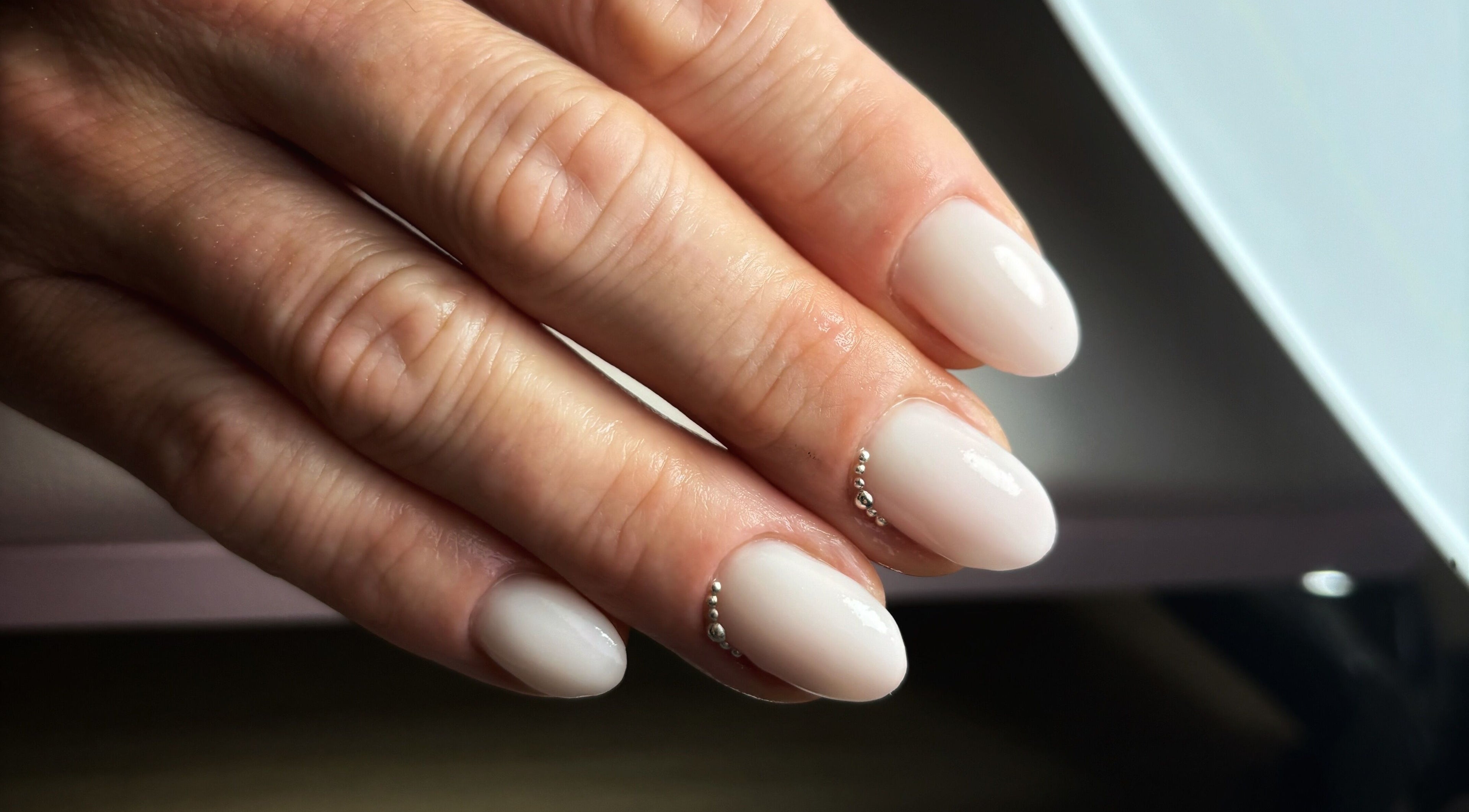 Stylizacja paznokci w Salon kosmetyczny Babski Pazur, Mińsk Mazowiecki, Województwo Mazowieckie, PL.