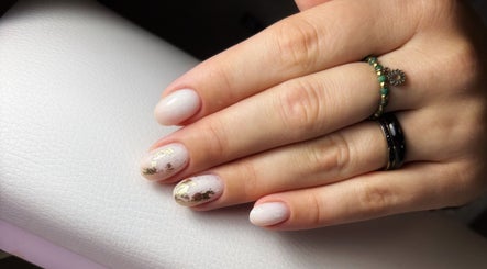 Eleganckie zdobienie paznokci w Salon kosmetyczny Babski Pazur, Mińsk Mazowiecki, Województwo Mazowieckie, PL.