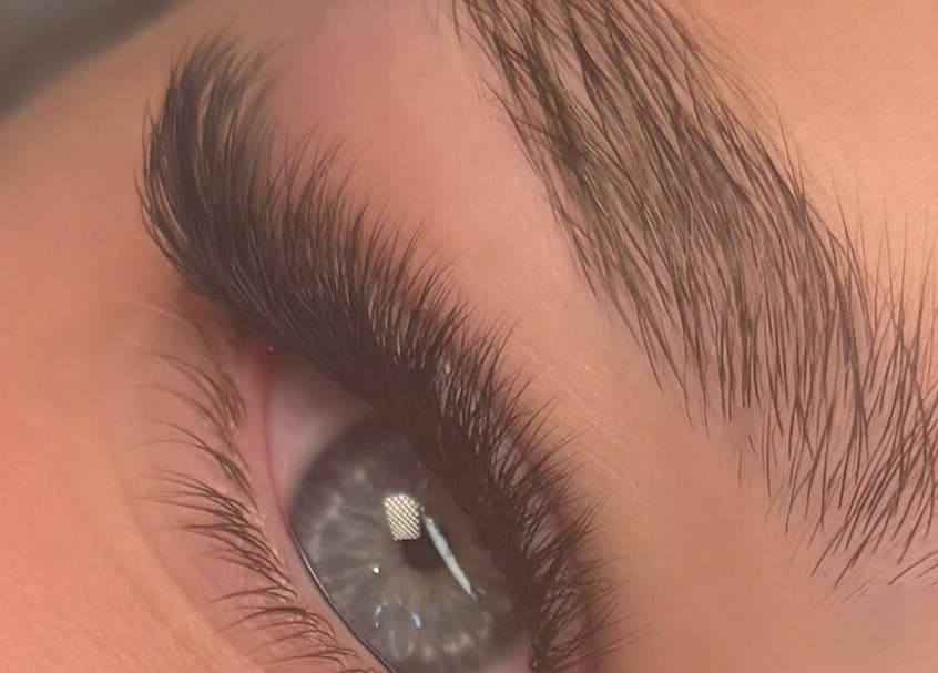 Близький план елегантних вій у Lashes_taunton_yuliia, Таунтон, Англія, GB.