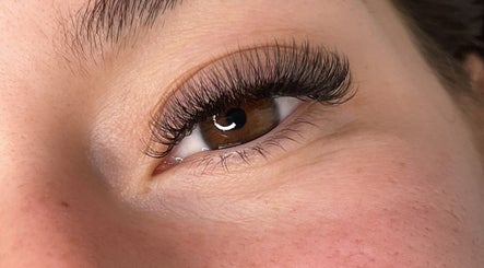 Close-up of elegant eyelash extensions at Lushè Beauty Studio, London, England, GB.