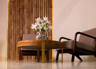 Elegant spa lobby with floral centerpiece at Foot First Spa, Riyadh, Riyadh Province, SA.