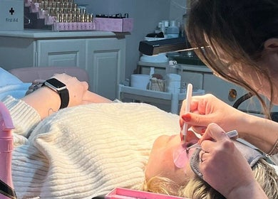 Lash Ladies in Launton, England, GB offers expert lash extensions in a serene setting.