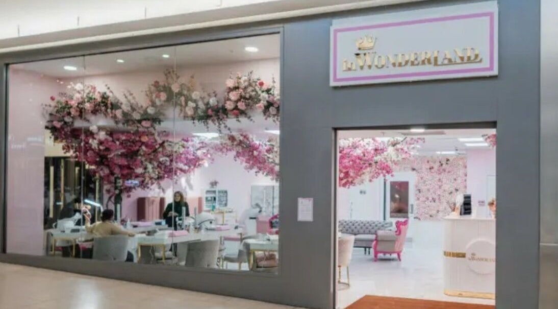 InWonderland Lakeside in Grays, England, GB, featuring a floral decor and elegant beauty workstations.
