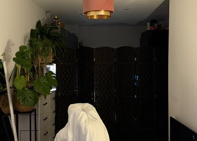 Relaxed corner with lush plants at Bloom & Ouud, Birmingham, England, GB.