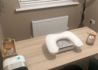 DLBeauty nail station with ergonomic pillow in Branston, England, GB, offering a relaxing manicure experience.