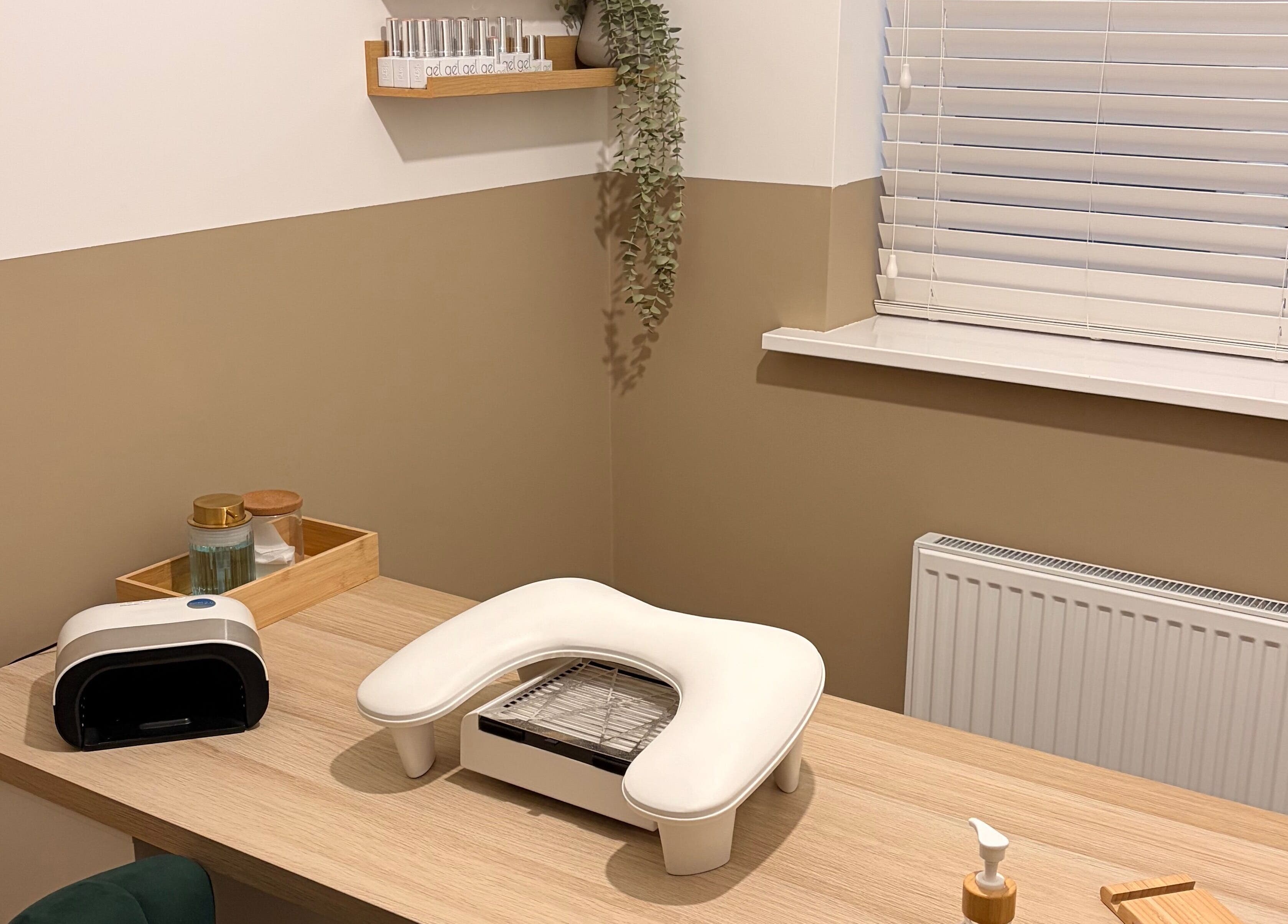 DLBeauty spa room with manicure station in Branston, England, GB.