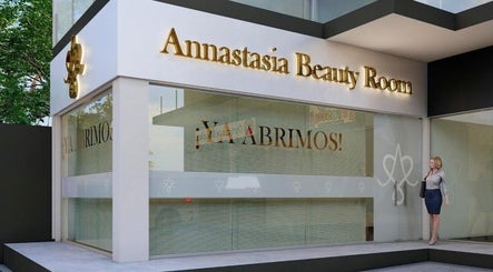 Fachada de Annastacia Beauty Room en Ciudad Victoria, Tamaulipas, MX, mostrando una entrada moderna y atractiva.