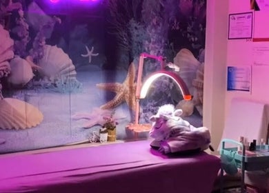 Sala de tratamiento temática en Yurlash, Azuqueca De Henares, Castilla-la Mancha, ES, con decoración marina.