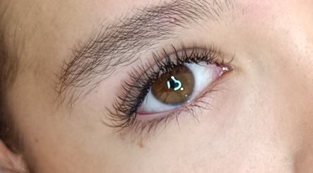 Realce de pestanas feito por Nathalie de Andrade Lash designer, Guimarães, Braga, PT.