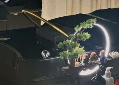 Tranquil decor scene at Volume 8, Auckland, Auckland, NZ showcasing elegant Asian-inspired elements and lighting.