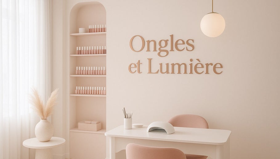Intérieur élégant de Ongle et Lumière à Saint-martin-de-crau, Provence, avec une décoration moderne et apaisante.