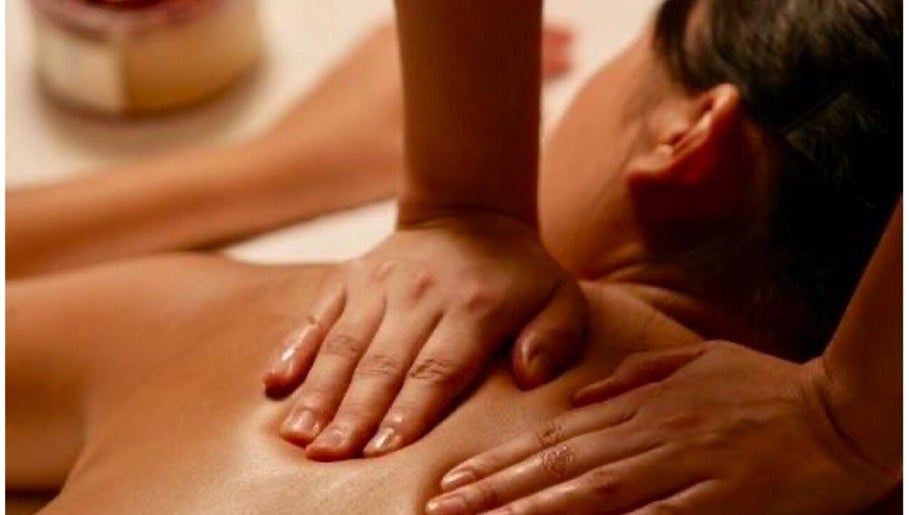 Relaxing massage at Elite Massages in Kadugodibengaluru, Karnataka, IN for ultimate wellness.