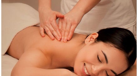 Relaxing massage therapy at Elite massages in Kadugodibengaluru, Karnataka, IN.