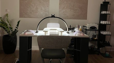 Profesionalna stolica u Mystic Oasis doo, Split, Splitsko-dalmatinska Županija, HR za manikuru i njegu noktiju.
