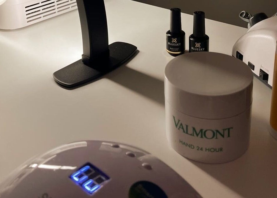 Pogled na kozmetičke proizvode u Mystic Oasis doo u Splitu, Splitsko-dalmatinska Županija, HR.