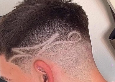 Diseño de pelo afeitado artístico en 27 Hair Salon, Móstoles, Comunidad De Madrid, ES.