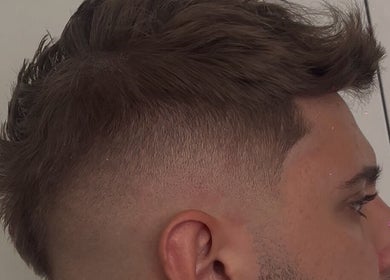 Corte moderno en 27 Hair Salon, Móstoles, Comunidad De Madrid, ES para hombres.