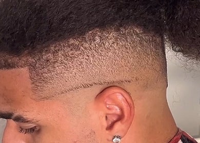 Corte de cabello moderno en 27 Hair Salon, Móstoles, Comunidad De Madrid, ES.