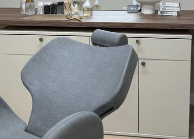 Comfortable salon chair at Vida Brows & Lashes, Hamilton, Scotland, GB, offering premium beauty services.