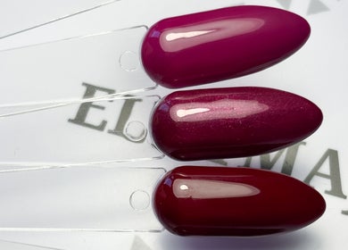 Nuances de vernis à ongles rouges à Escapade Beauté, Vivonne, Nouvelle-aquitaine, FR.