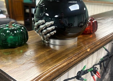 Festive decor at The Style Lab Beauty Salon, Bentleyville, Pennsylvania, US.