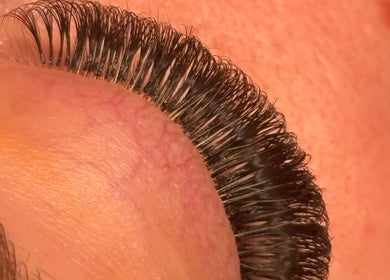 Close-up of expertly crafted lashes at Danielle Hazlewood Beauty in Brixham, England, GB.