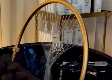 Moderní oplachová stanice v Beyou Head Spa & Trichology, Moravskoslezský Kraj, Moravskoslezský Kraj, CZ.