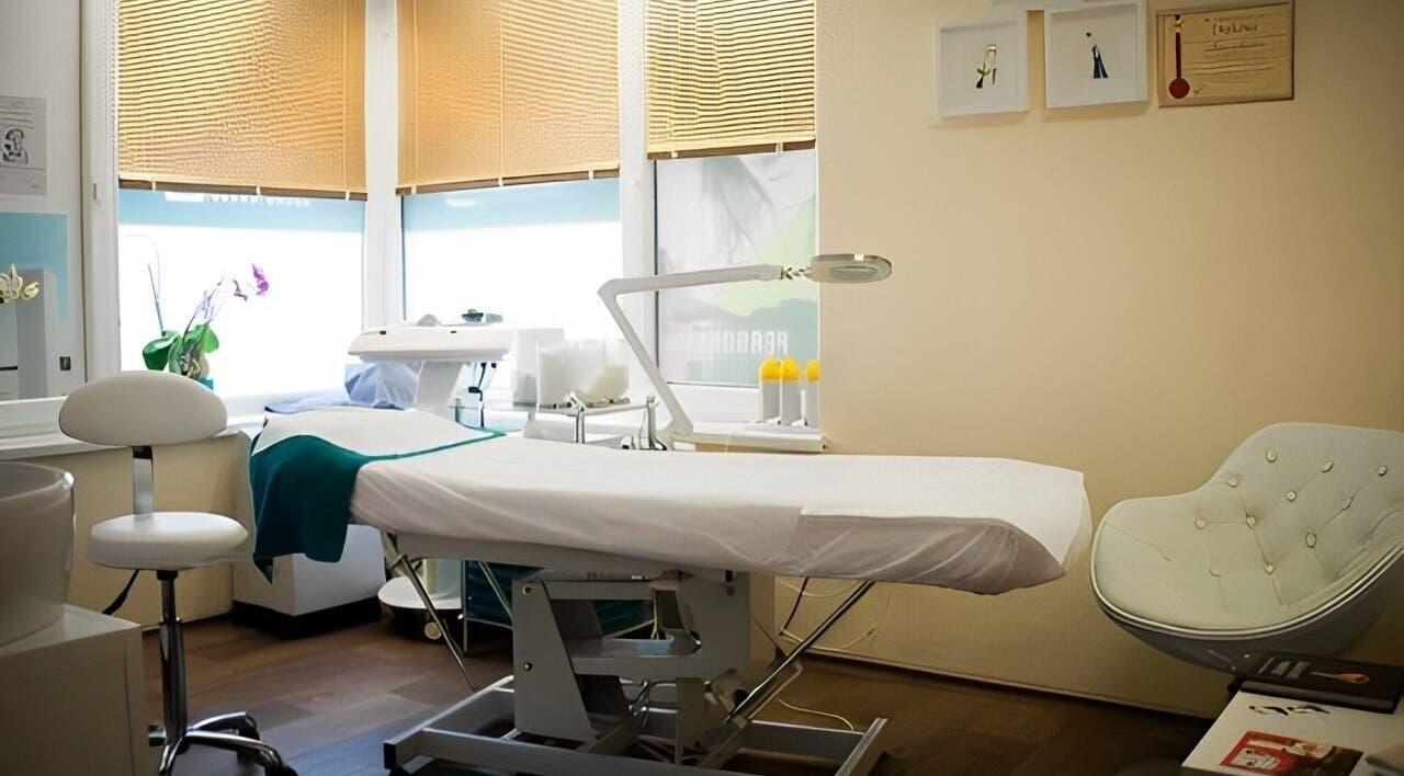 Luxusní ošetřovna v Persona Salon, Bratislava, Slovakia, SK. Moderní vybavení a pohodlné sezení pro relaxaci.