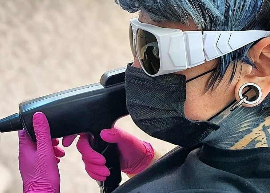 Specialista na laser v Persona Salon, Bratislava, Slovakia, SK