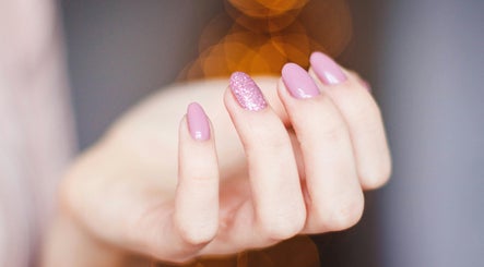 Stylish pink nails at Kanita Nail Lounge, Tambon Hua Hin, Chang Wat Prachuap Khiri Khan, TH.