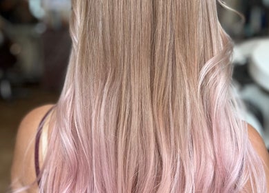 Różowe pasemka w salonie POTTER HAIR MAGIC, Szczecin, Województwo Zachodniopomorskie, PL.