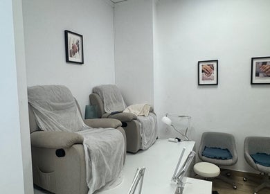 Zona de asientos cómodos en Nails Boutique By Sofia Gorbacheva en València, Comunidad Valenciana, ES.
