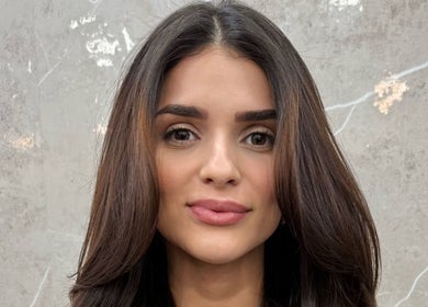 Beleza feminina realçada em Huana Bueno | Solo Concept, Lisboa, Lisboa, PT, destacando cabelo lustroso e olhar cativante.