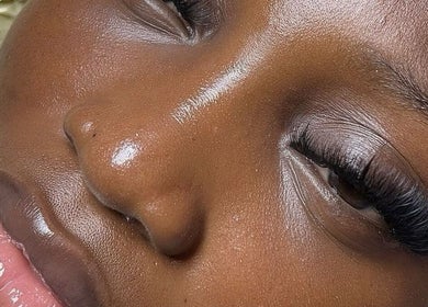 Close-up of lash extensions at Mhizceo makeover and spa Ikate lekki. Experience beauty in Lekki, Lagos, NG.