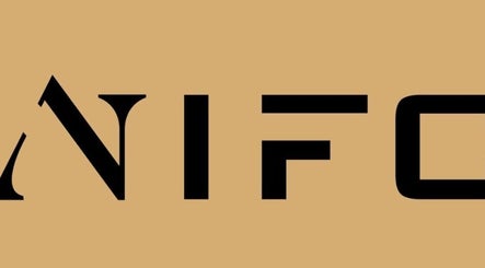 Logotipo moderno de NIFC en Viacha, Departamento De La Paz, BO, sobre fondo beige.